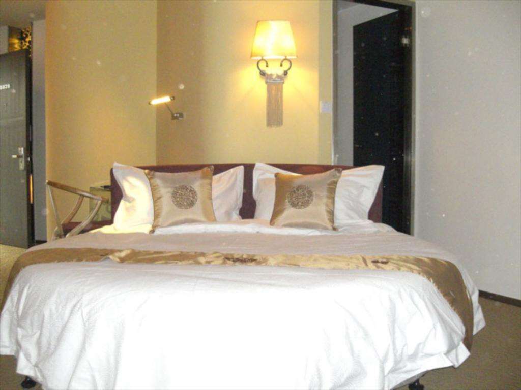 Hotel Dazhong Airport