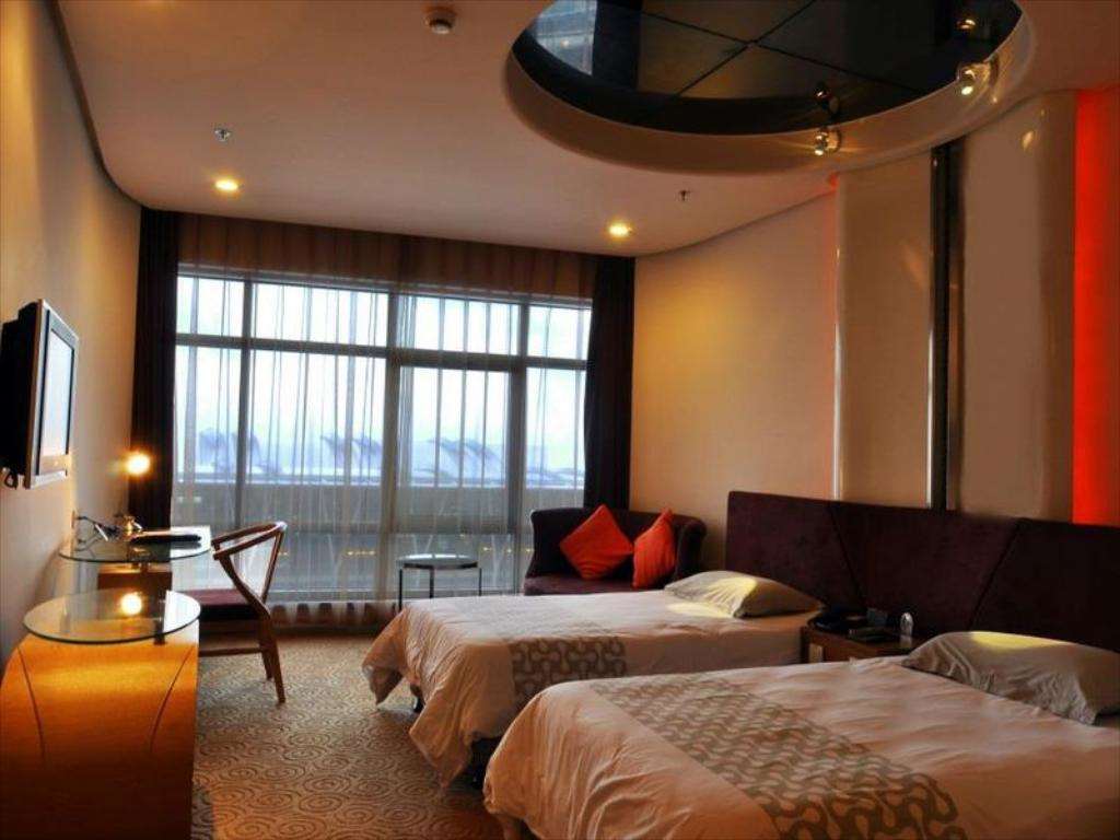 Dazhong Airport Hotel
